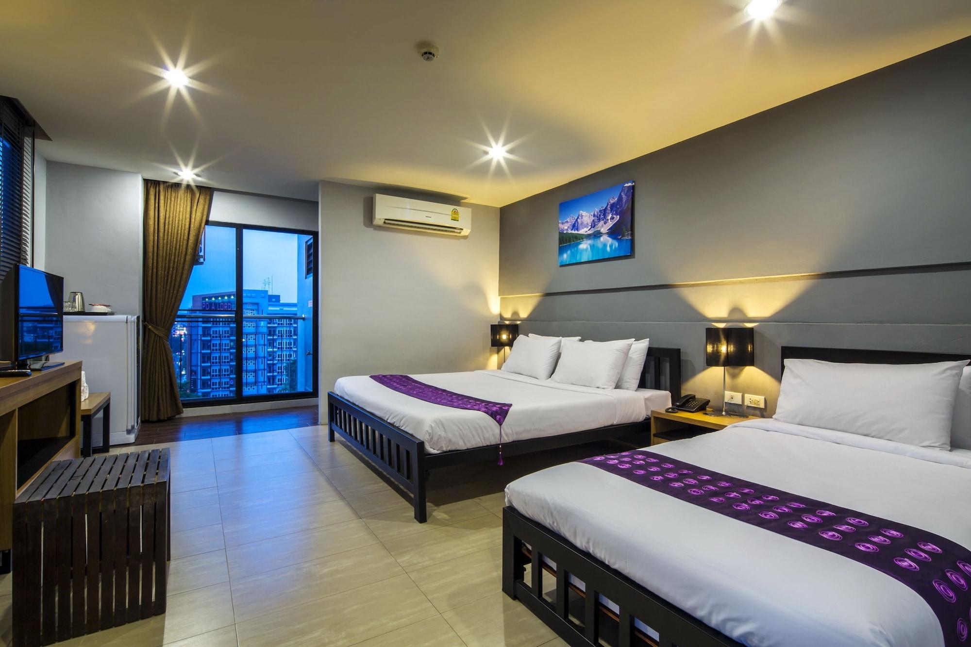 Livotel Hotel Lat Phrao Бангкок Экстерьер фото