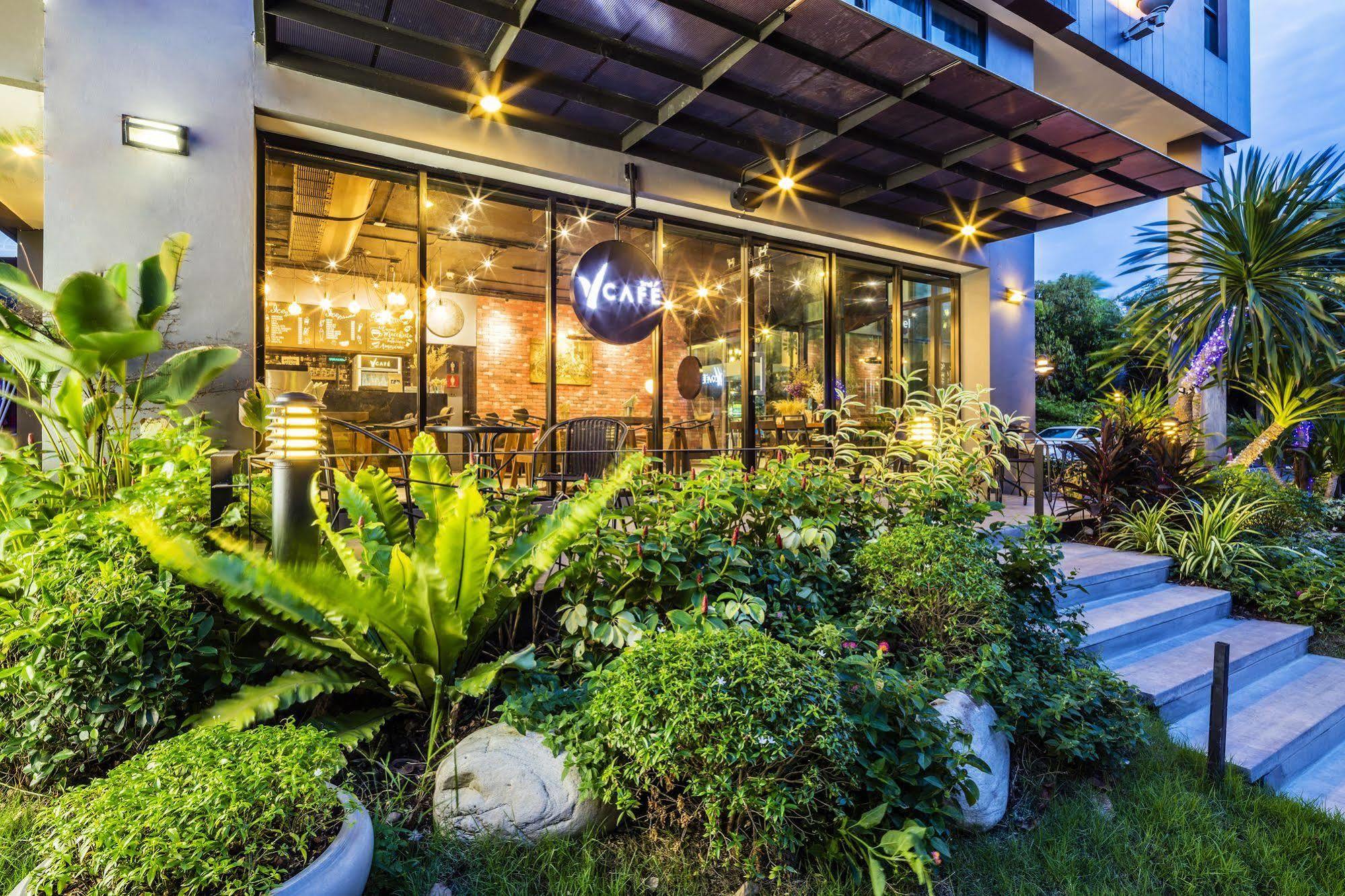 Livotel Hotel Lat Phrao Бангкок Экстерьер фото