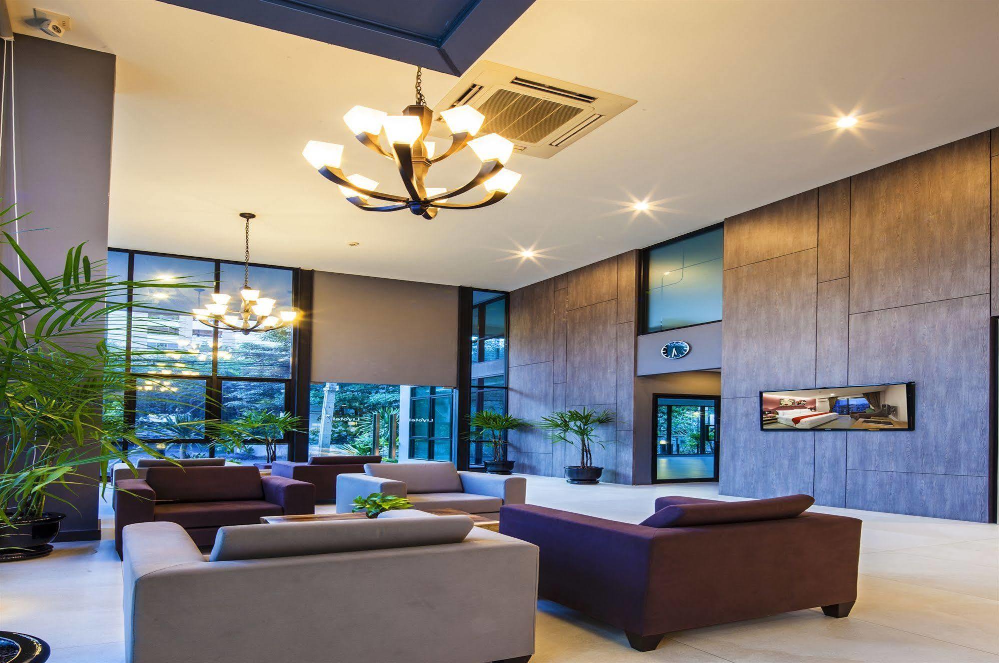 Livotel Hotel Lat Phrao Бангкок Экстерьер фото
