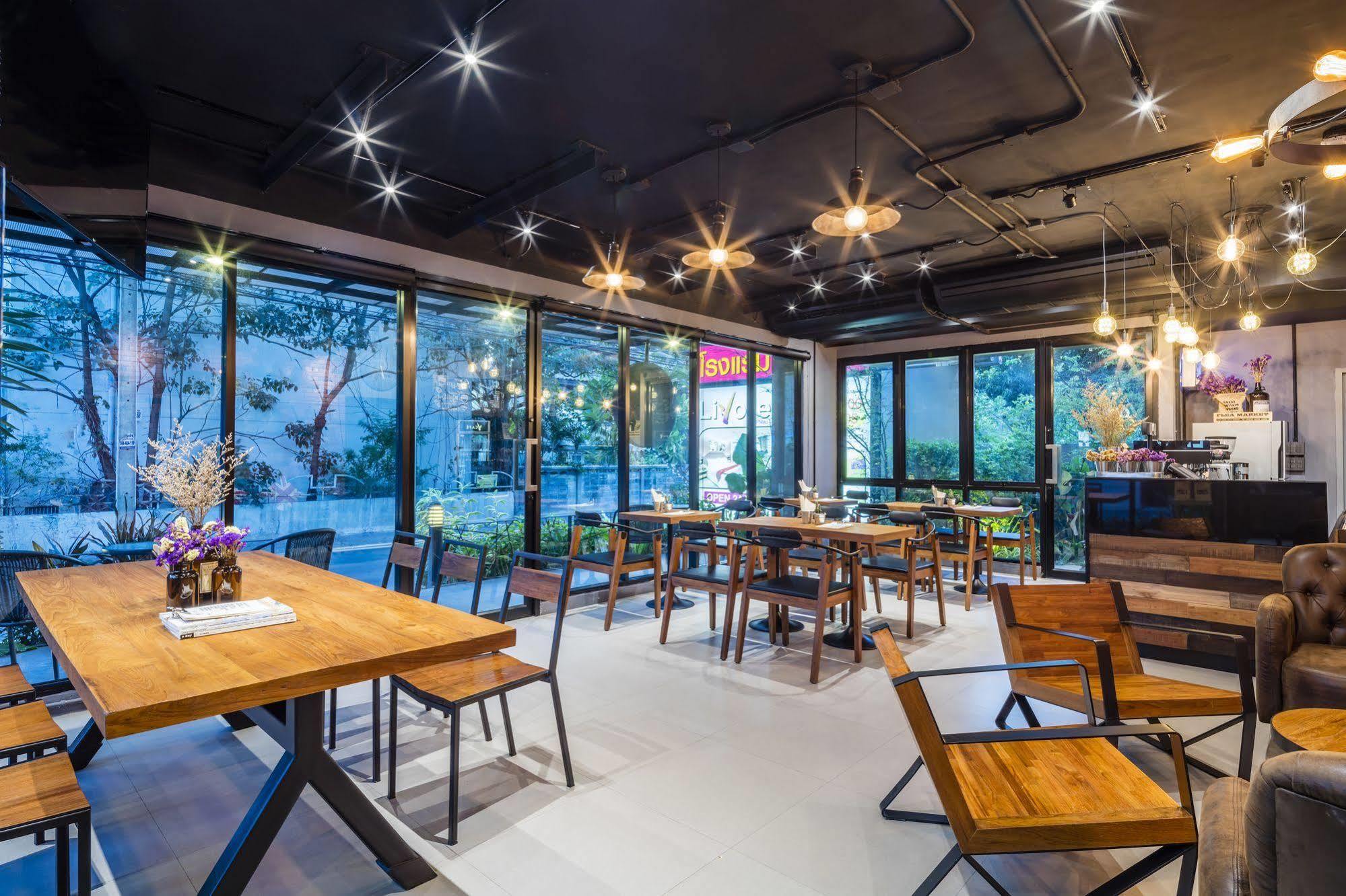 Livotel Hotel Lat Phrao Бангкок Экстерьер фото